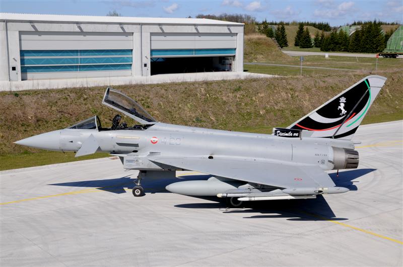 PIC14.jpg - Italian Eurofighter Special Color at Laage
